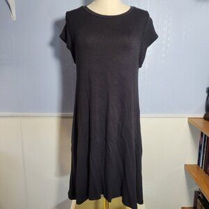 Elan Medium Classic Black Round Neck Shortsleeve Cozy Midi Shirt Dress